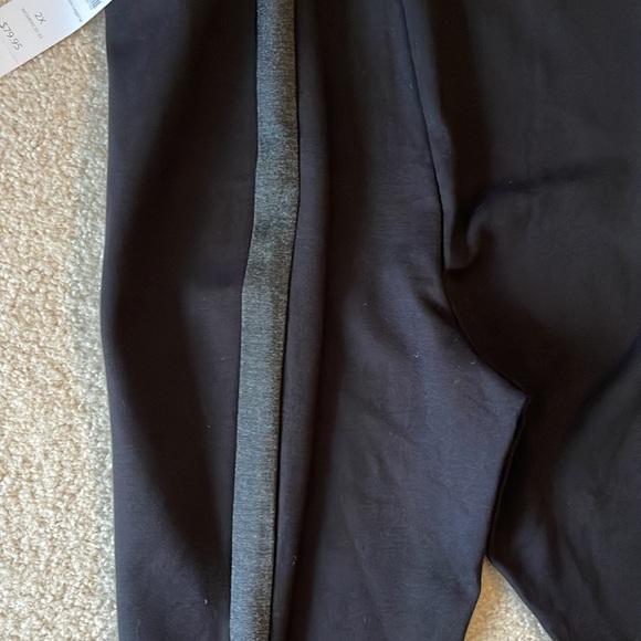 NWT super stretch structured legging with grey side stripe - Picture 9 of 9
